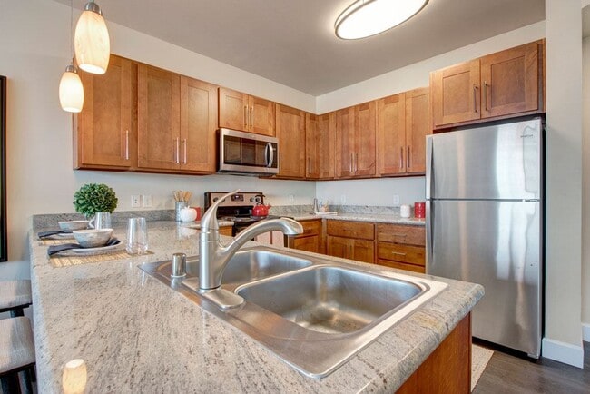 Building Photo - The Ritz Classic