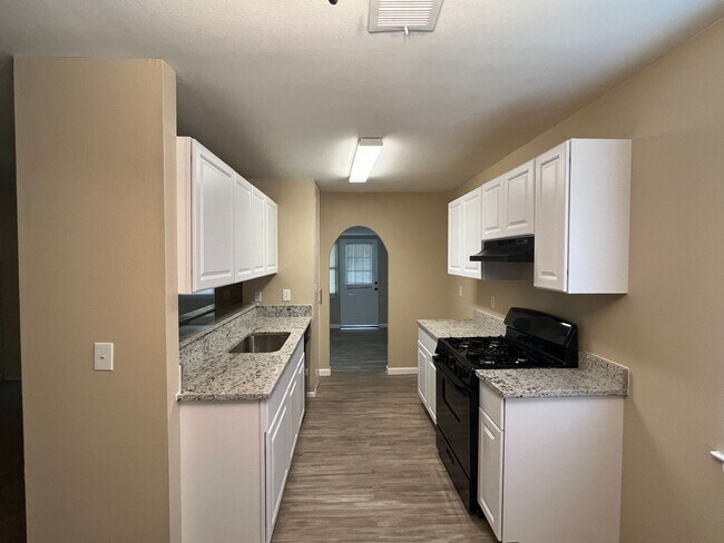 Building Photo - 103 Meadow Way