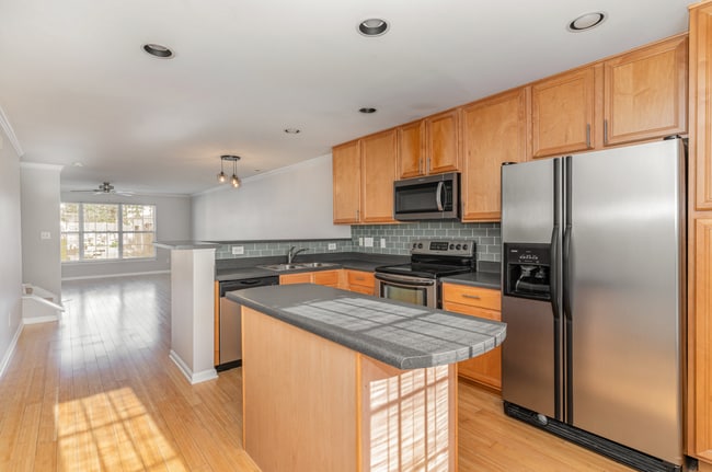 Building Photo - **Available in March!** 3 Level Townhome with Garage in Brier Creek