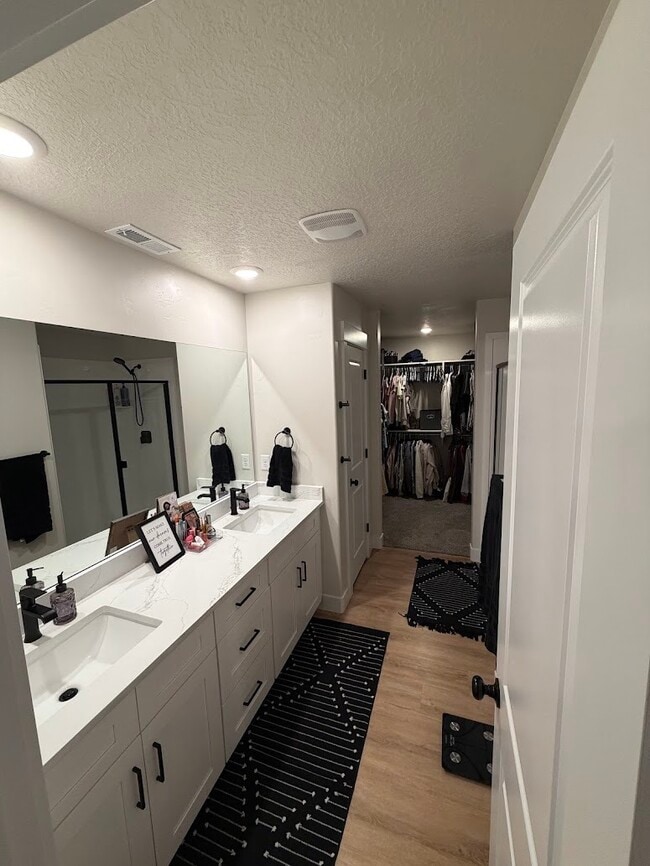 Building Photo - 1162 N 550 W