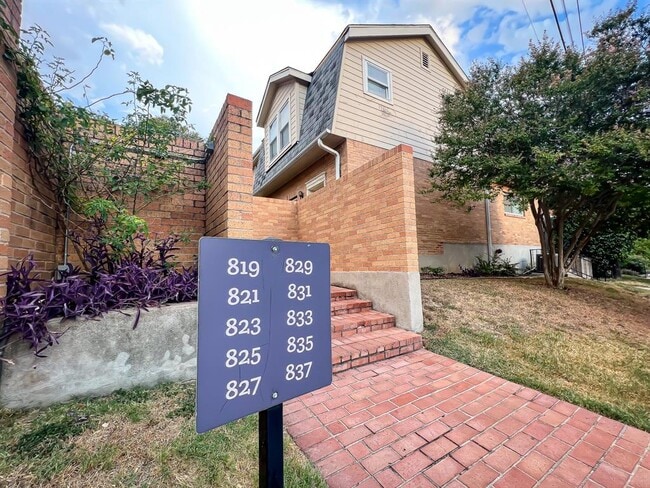 Building Photo - 819 E Oltorf St