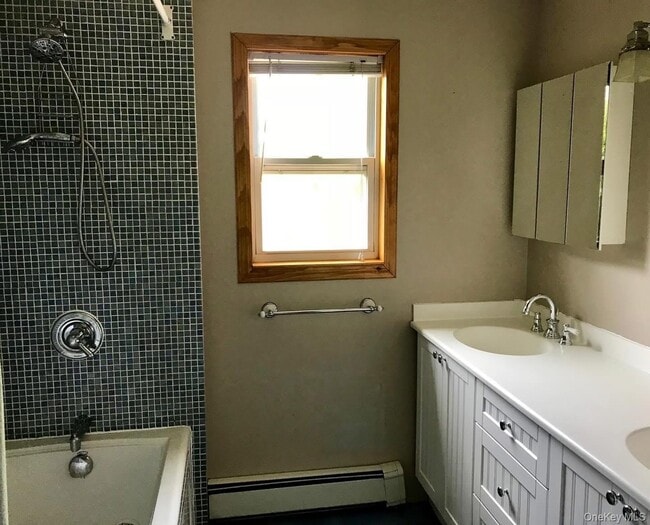 Building Photo - 601 Little East Neck Rd