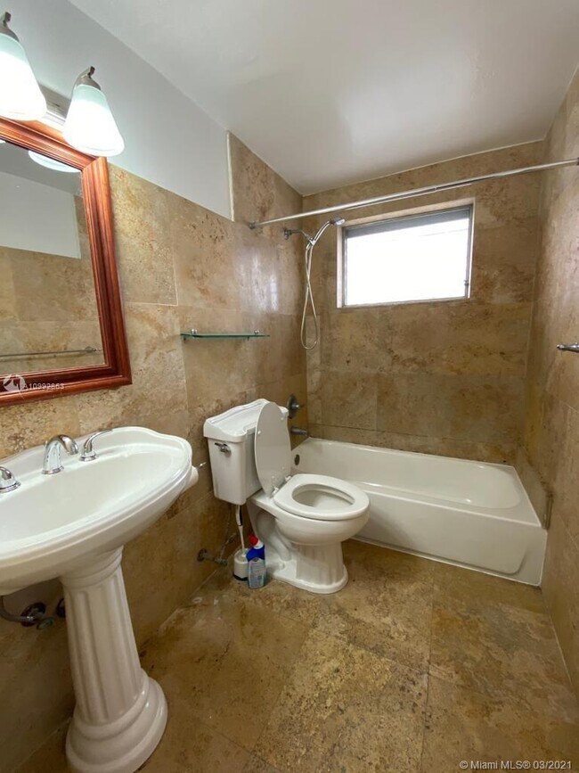 Building Photo - 7921 East Dr