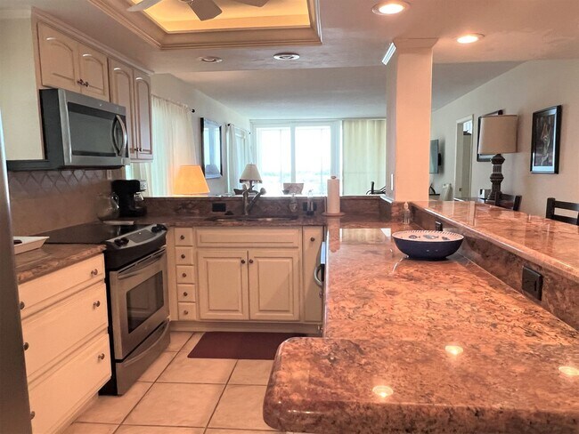 Building Photo - GREAT PRICE!  Gulf Horizon, Gulf Front, 2BR/2BA 1st Floor Condo