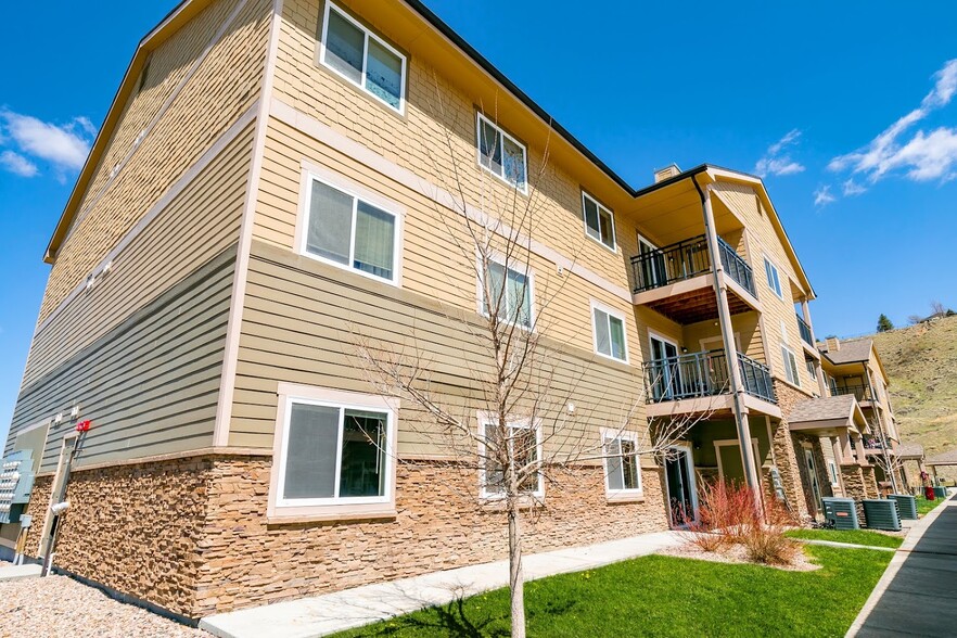Primary Photo - Elkhorn Apartments