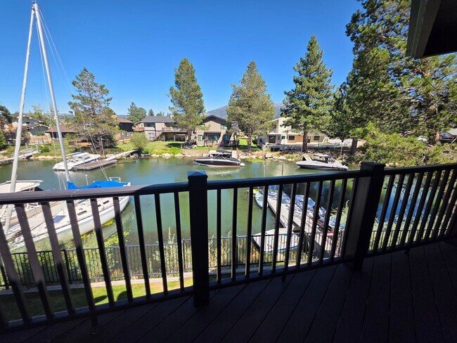 Building Photo - 3 Bedroom 3 Bath condo