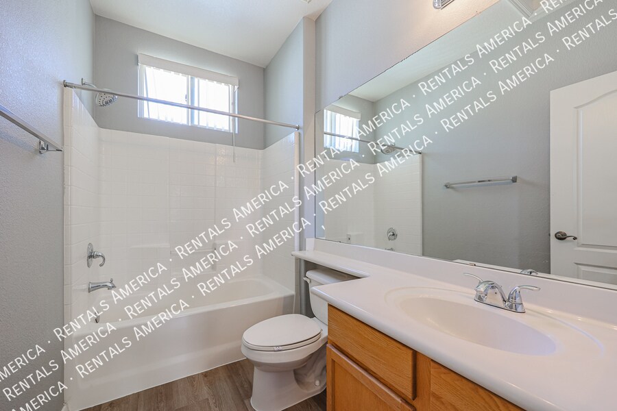 Building Photo - 3672 E Sundance Ave