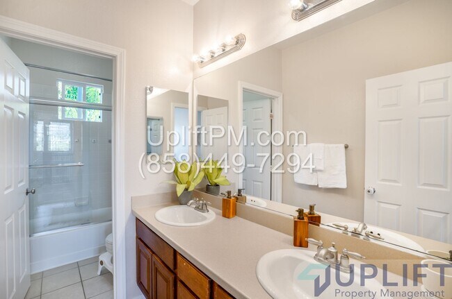 Building Photo - Spacious 5-Bedroom Home with Pool & Spa in...