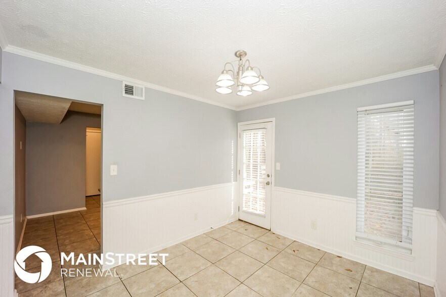 Building Photo - 140 Paces Way