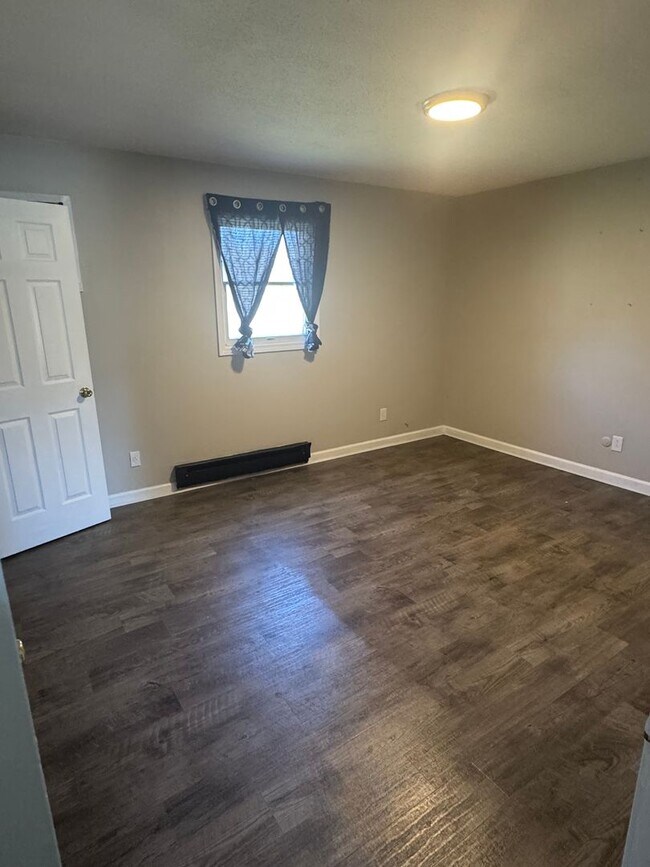 Building Photo - 115 Jerome Ln