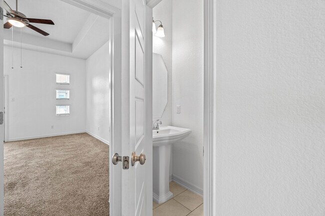 Building Photo - 18005 Pomelo Ln