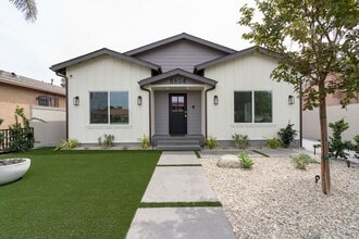 Building Photo - Beautifully Renovated 3-Bedroom Home – Mod...