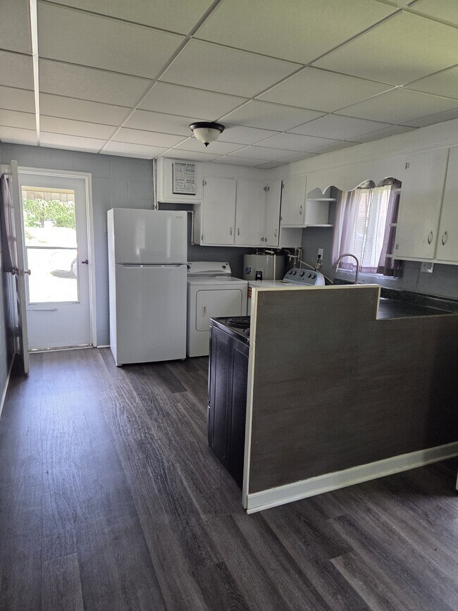 Building Photo - 8412 Shilling St