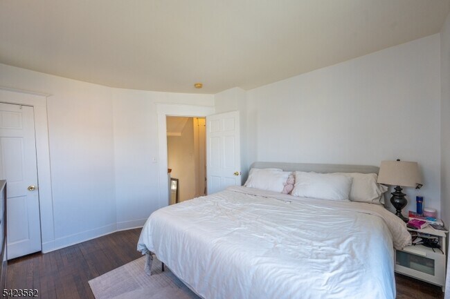 Building Photo - 38 Claremont Ave