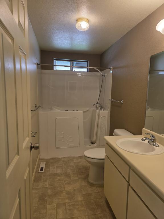 Building Photo - 300 Shafer Ln