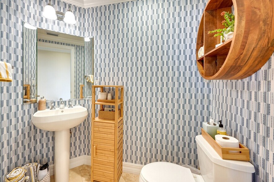 Building Photo - 4761 W Bay Blvd