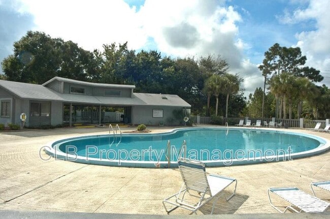 Building Photo - 251 Orange Grove Dr