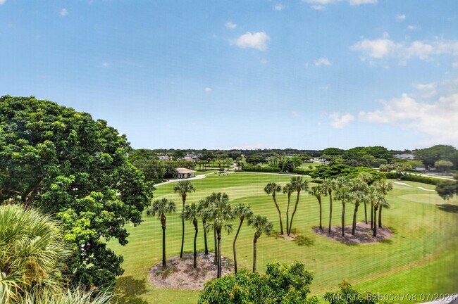 Building Photo - 6895 Willow Wood Dr