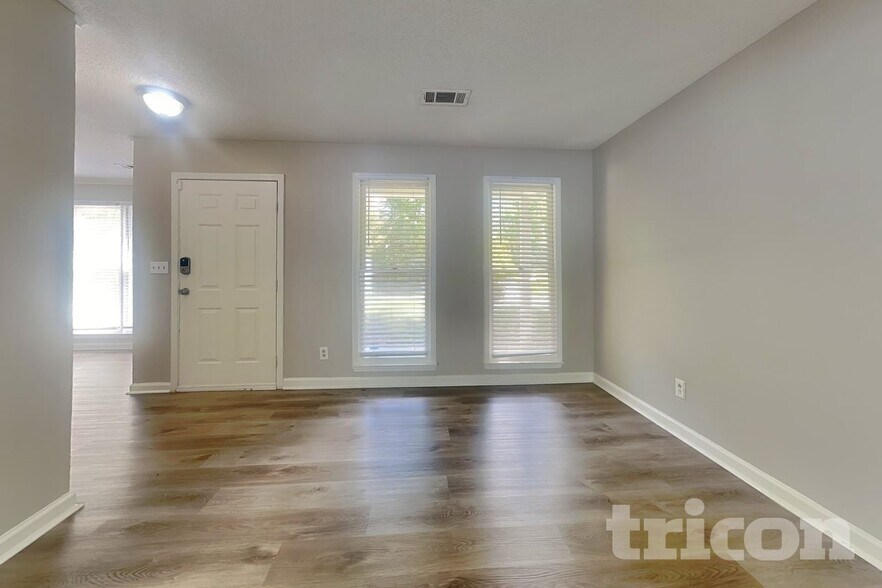 Building Photo - 39 Pine Grove Cir