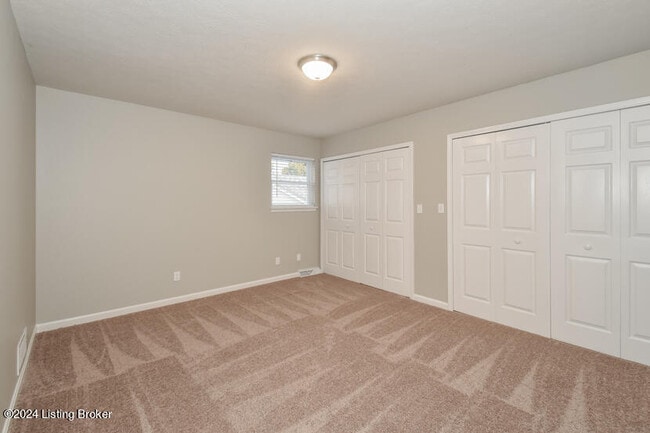 Building Photo - 5613 Ree Dr