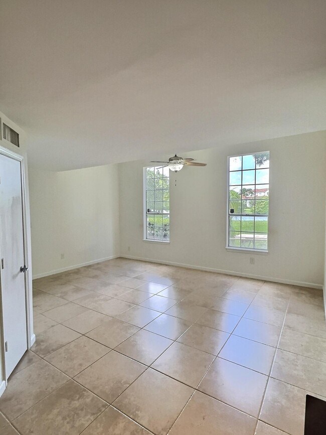 Building Photo - 1275 Crystal Way