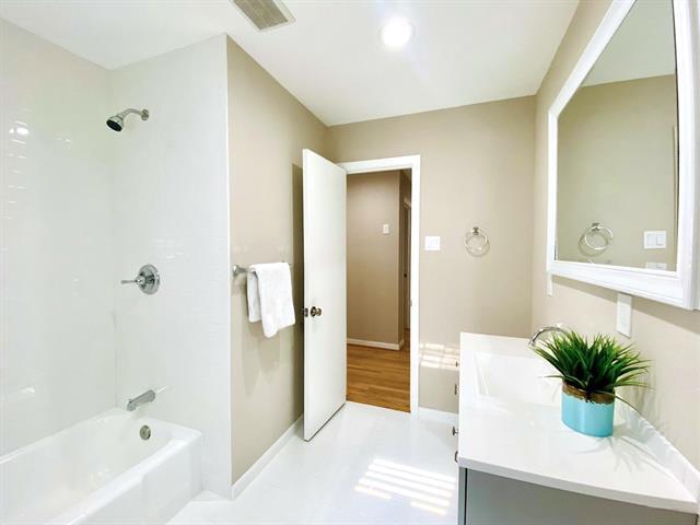 Building Photo - 6554 Ascot Ln