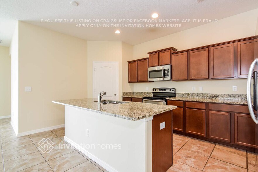 Building Photo - 3247 Berwick Ln