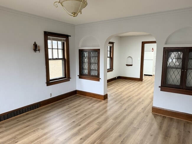 Building Photo - 907 15th St