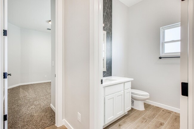 Building Photo - Beautiful East side House 4 bed-2.5 baths, part of The  Club that includes Swimming Pool, Gym, Te...