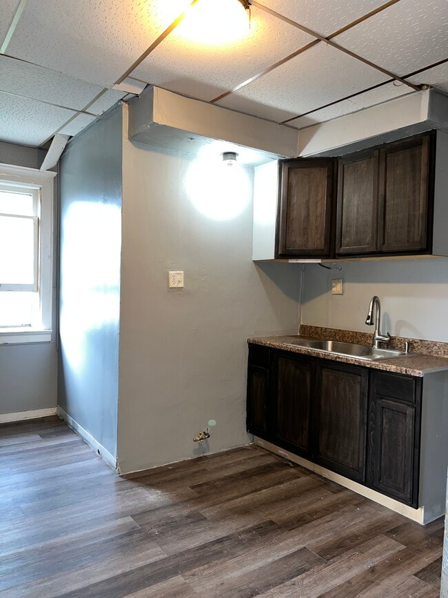 Building Photo - 1639 N 33rd St