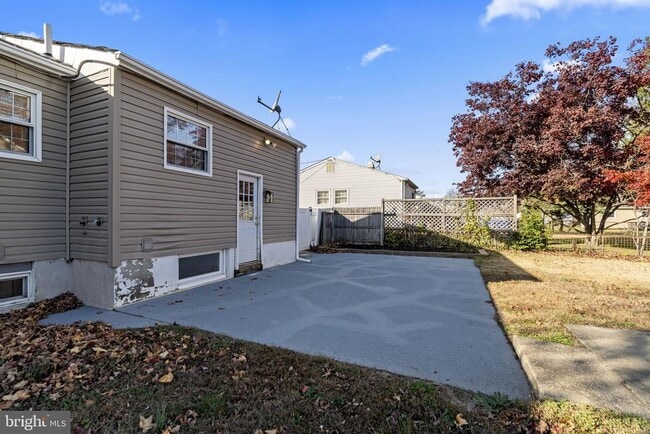 Building Photo - 418 Delview Ln