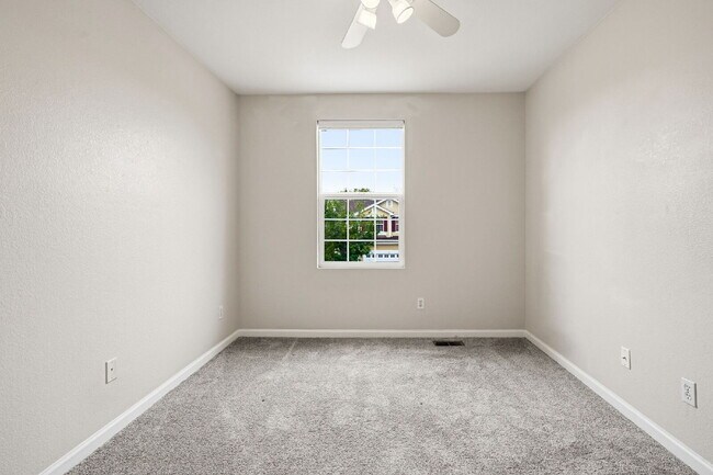 Building Photo - Welcome to this well-maintained 4-bedroom home in the heart of Thornton!