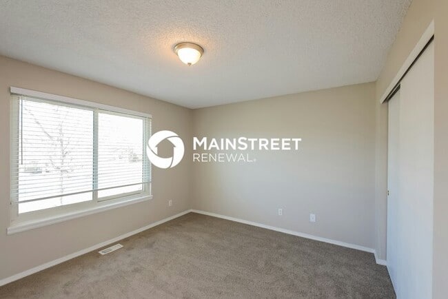 Building Photo - 5 Bedroom Pet-Friendly Home in AURORA, CO ...