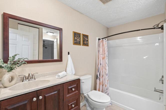 Full Bath - 7037 Hames Ct