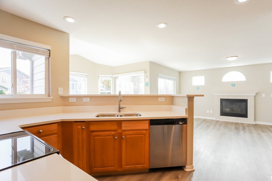 Building Photo - 2876 S Tower Way