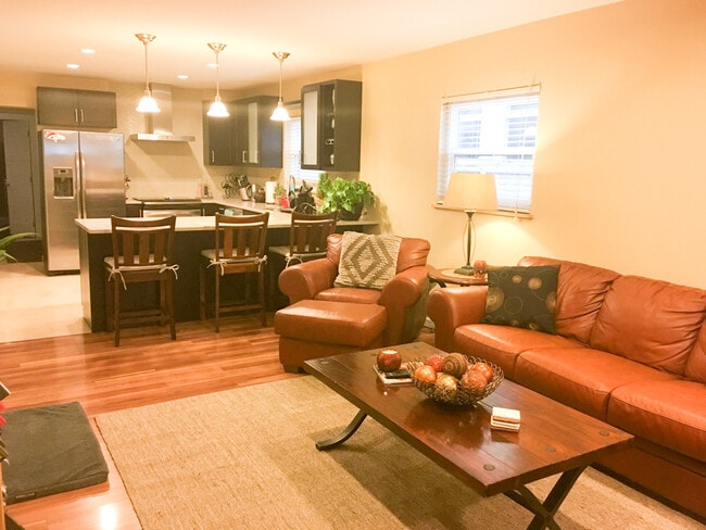 Building Photo - Evolve Real Estate: Fully Remodeled Gorgeous Bungalow in West Wash Park. 2 Bedrooms August 1!