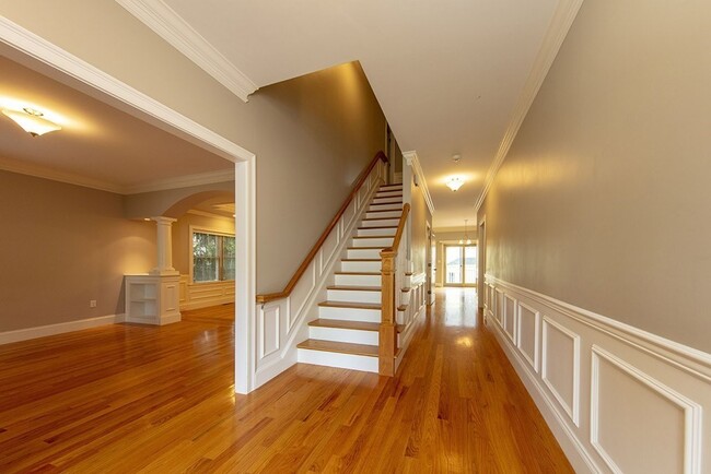 Building Photo - 33 Liberty Ave