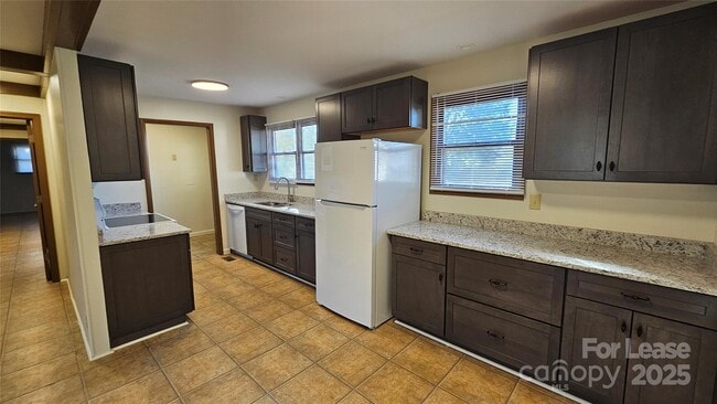Building Photo - 5040 Pless Rd