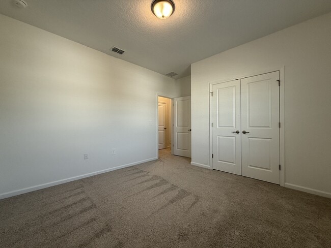 Building Photo - 104 Charmer Trce