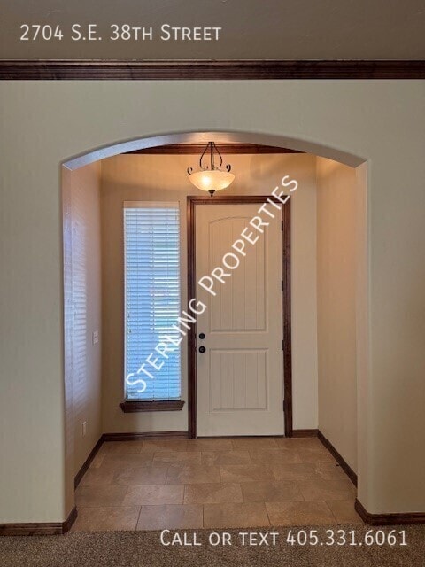 Building Photo - 2704 SE 38th St