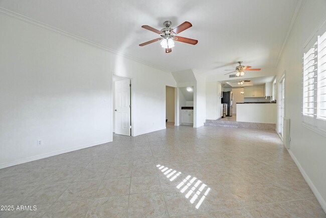 Building Photo - 2547 W Naranja Ave