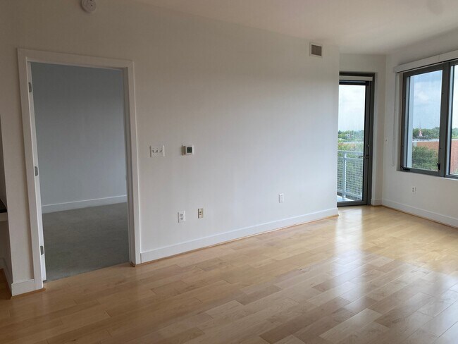 Building Photo - 4101 Albemarle St NW