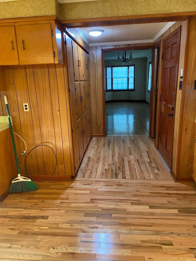 Building Photo - 3 Bedroom Biloxi