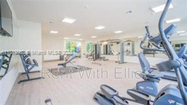 Building Photo - 610 NE 2nd St