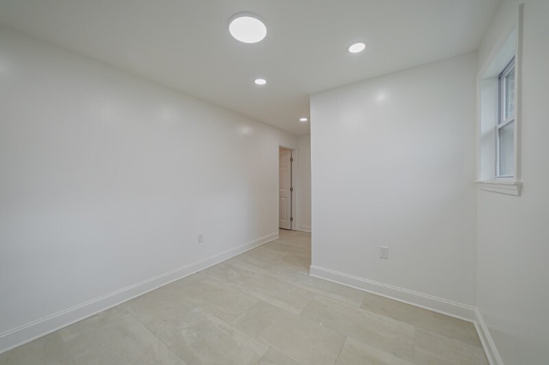 Building Photo - 825 Market St