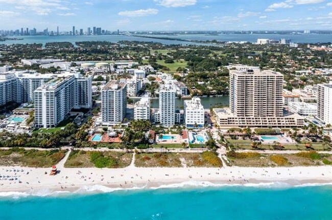 Building Photo - 2457 Collins Ave