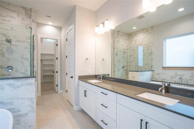 Building Photo - 3022 Sunridge Dr