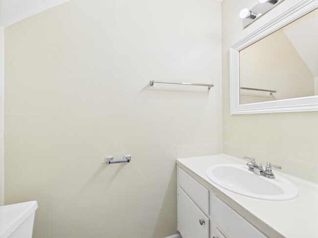 Building Photo - 700 San Pedro Dr