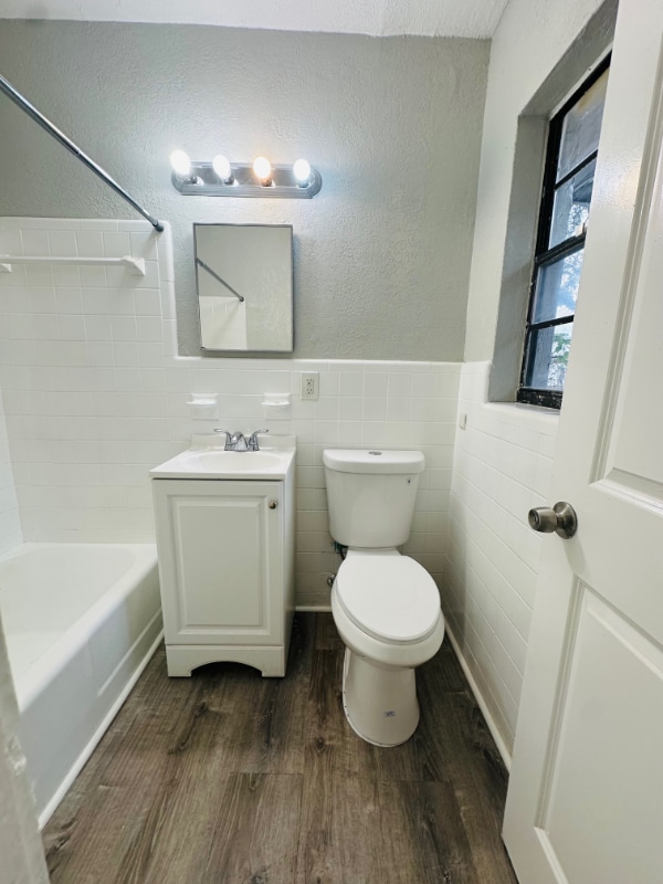 Building Photo - 1610 12th Ave S