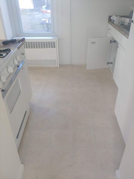 Building Photo - 36 Davis St